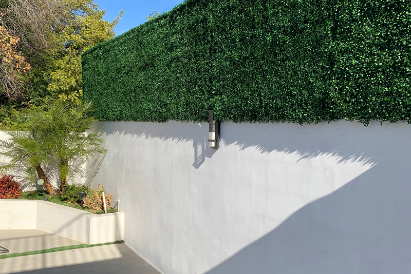 What Makes Artificial Hedge Fences So Popular In California